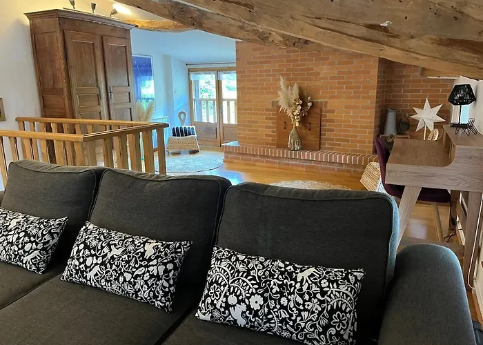 Au Rythme De Plume Et Louna Hébergement de vacances Molompize